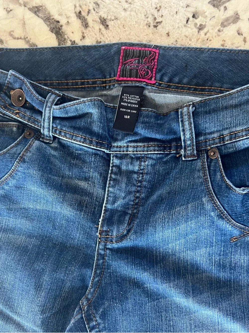 VTG Torrid Women’s Flare Jeans in Dark Blue – Classic Wide Leg- Strechy - Picture 2 of 3